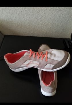 Women's Memory Foam Shoes Size 9.5
