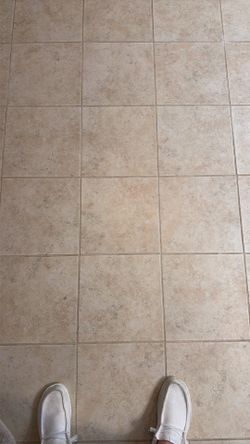 Floor tile
