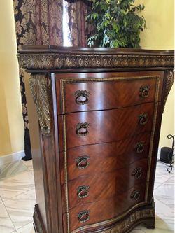 Luxury Del Corto Chest of Drawers