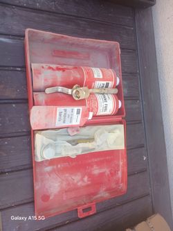Vintage all original like new.The red case 2 red tanks all the attachments  in Clean condition.