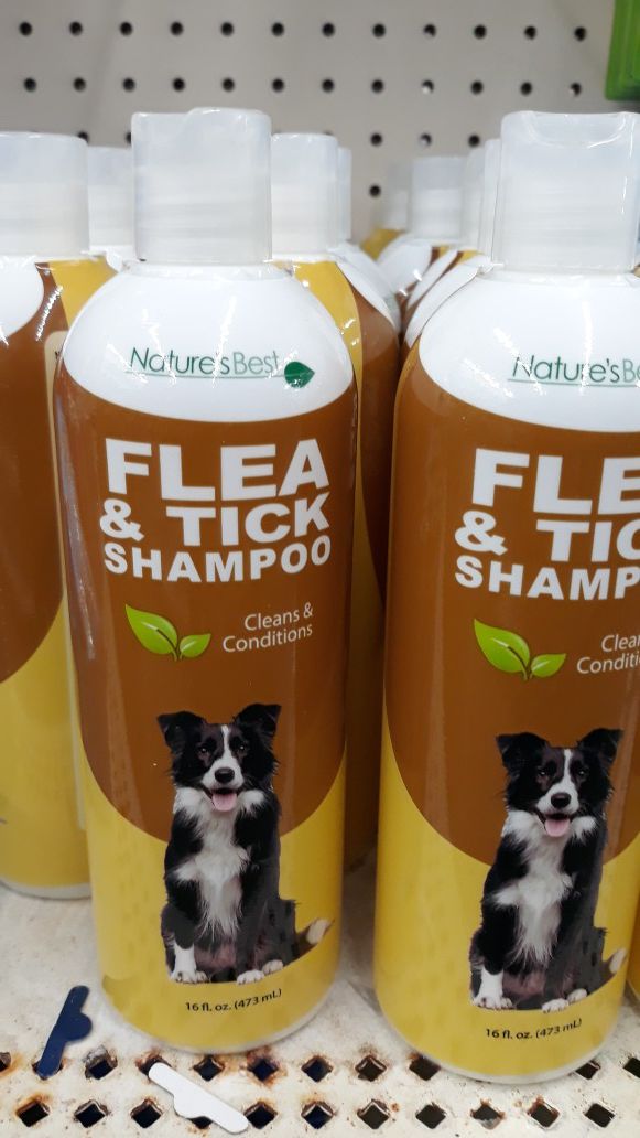 Flea & Tick Shampoo Cleans & Conditions