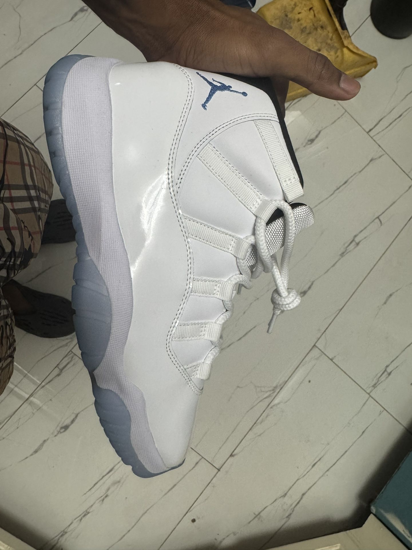 Jordan 11 Legend Blues