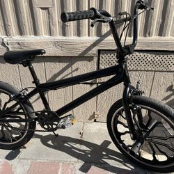 nice bike evryting work good tires size 20” good condition 