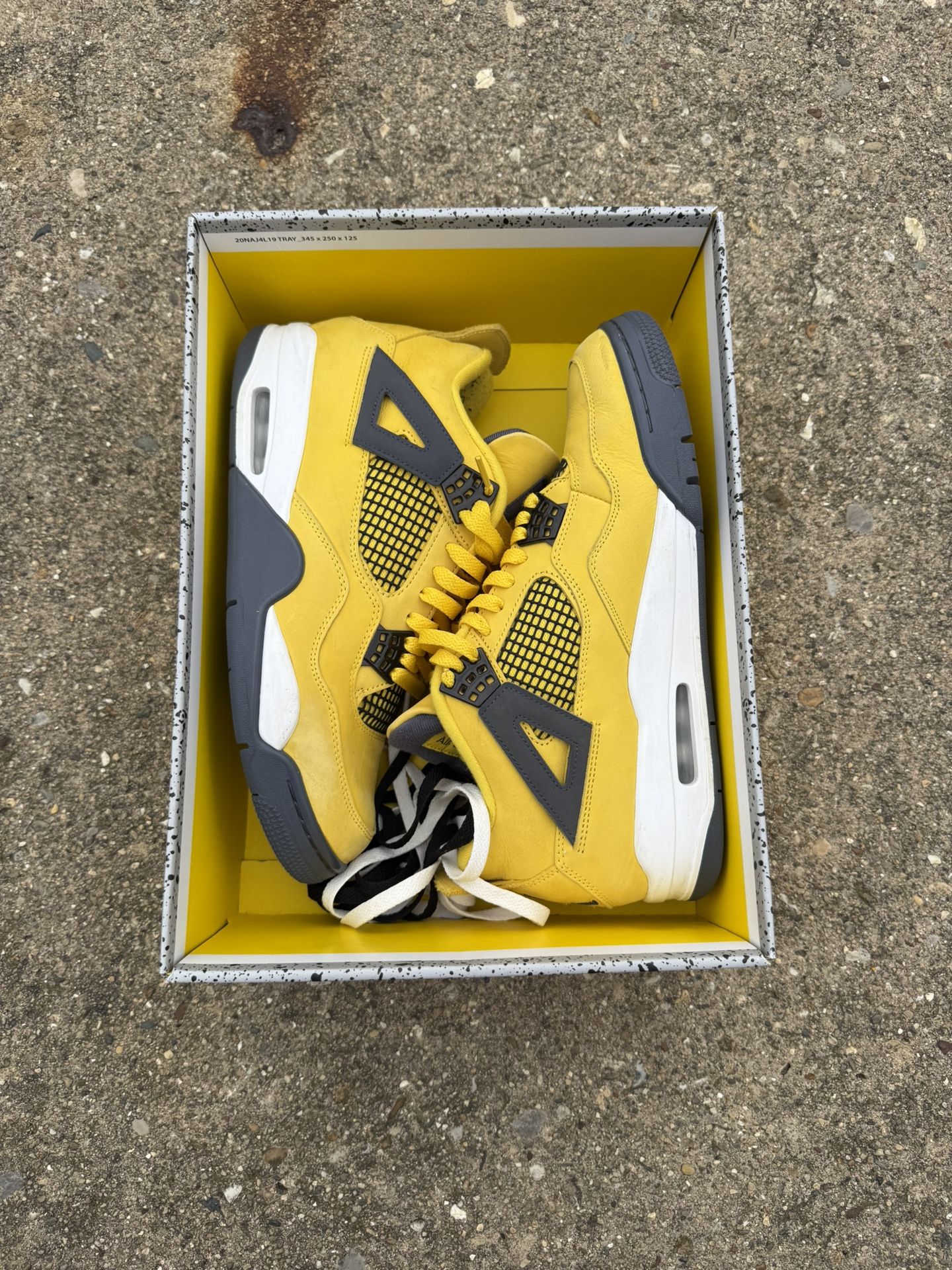 Jordan 4 Lightning Size 10.5 OG ALL