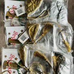 Festive Wine Gift Bags | 4 total.