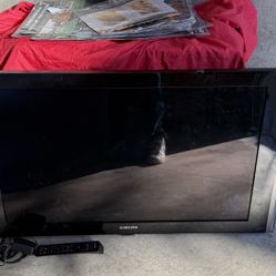 55in Samsung TV with wall mount
