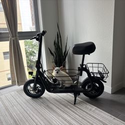 Gyroor Electric Scooter w/ Seat + Pet Basket 🐶 Barely Used + Lock 