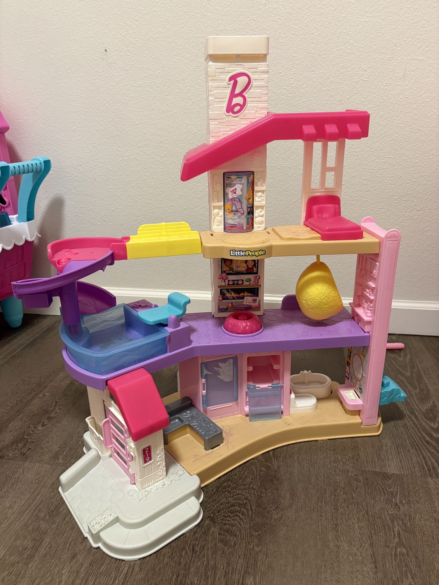 Barbie Little People Play House