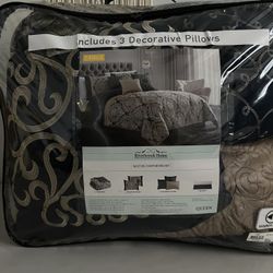 Queen Comforter Set Unused