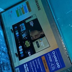 samsung 43" Crystal UHD U7900F 4K Smart TV (2025)
