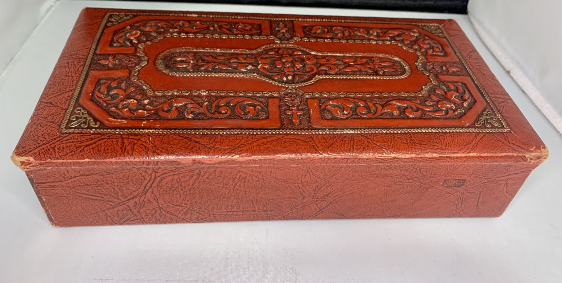 Antique Gales Chocolate Co. Boston, St. Louis U.S.A, Red Leather