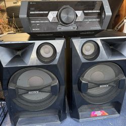 Sony SHAKE33 2200 Watt dual sound system W/ Headunit