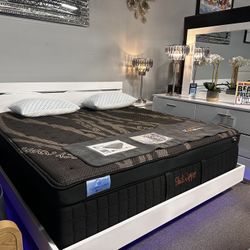Stunning Platform Bed Set! $1899 🤍🚨📦