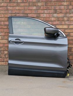 2017-2021 Nissan Rogue Sport Front Right Door