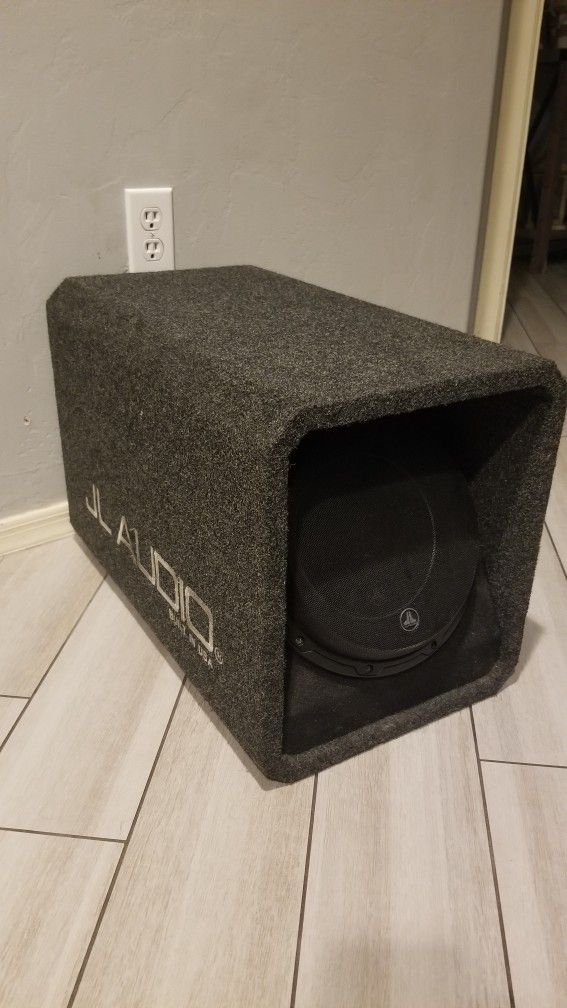 JL Audio 10" W6v3