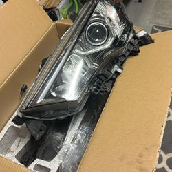 2020 Toyota Front Headlights