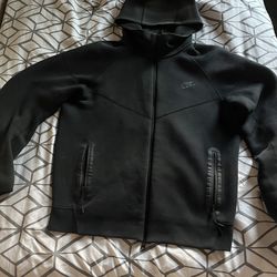 Black Nike Tech Large