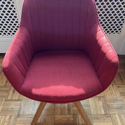 Red Cloth Desk Chair