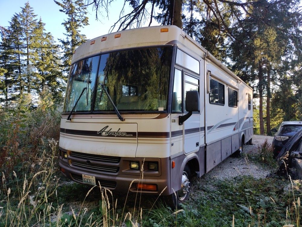 2001 Winnebago 34ft