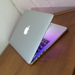 Apple MacBook Pro 13” Retina I5/8GB/256GB SSD $220