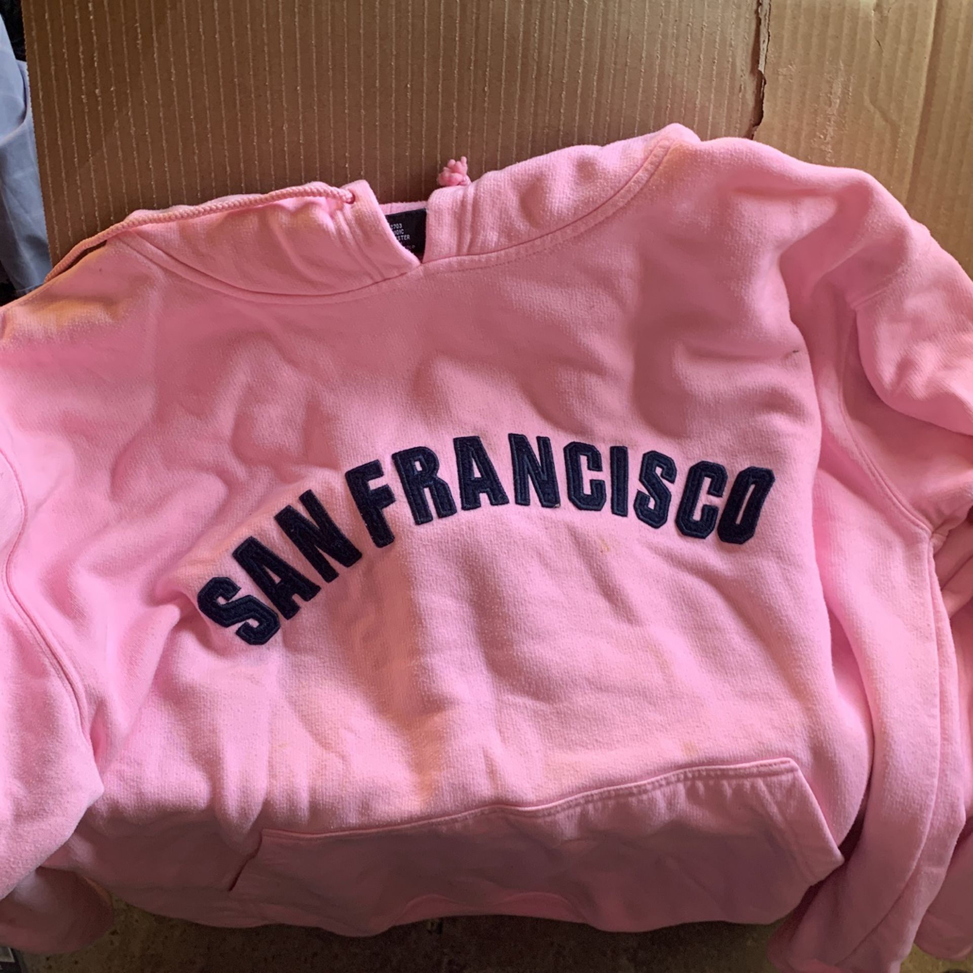 Girls Pink hoodie / Has San Francisco 