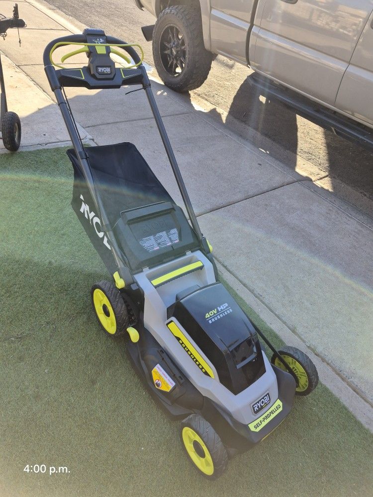 RYOBI 40VOLT BRUSHLESS HP 20"SELF PROPELLE no Batery No Charger
