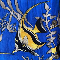 Go Barefoot Vintage Hawaiian T-shirt 