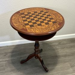 Vintage chess check table made in Italy. Diameter 22” - Height 28”