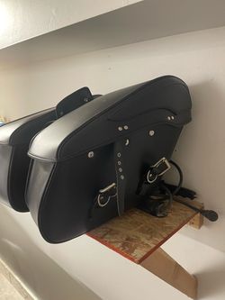 Motorcycle leather saddlebags