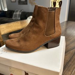 Brown Boots Size 7.5