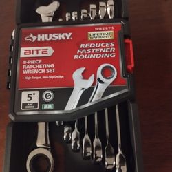 Husky 8 Piece Ratcheting Wrench Set (New)