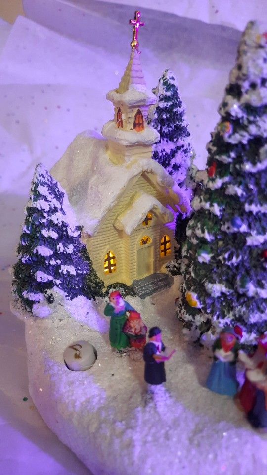 Thomas Kinkade St. Nicholas Circle Christmas Village Collection musical&lights 