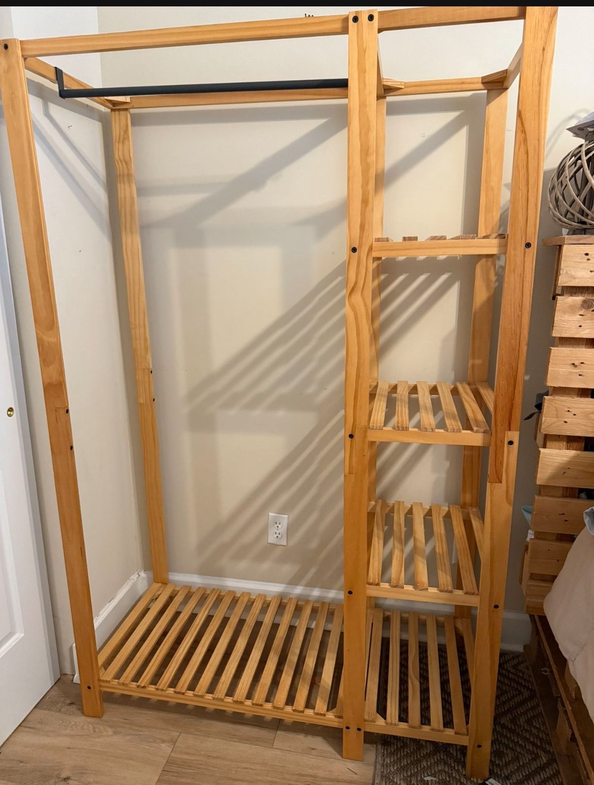 Closet & Shelf Storage Rack