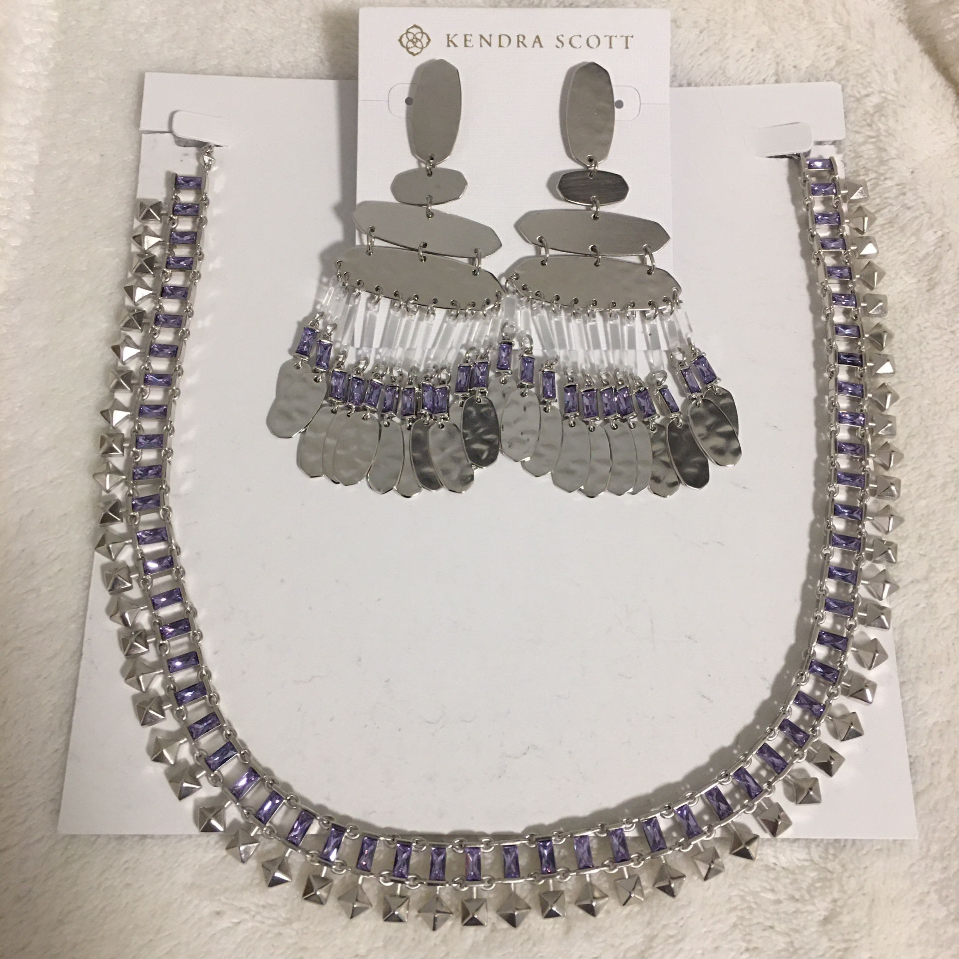 Kendra Scott necklace and earring set