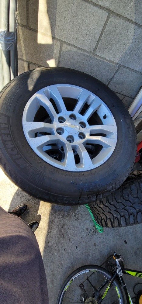 Chevy Rim And Tire P265/65/R18