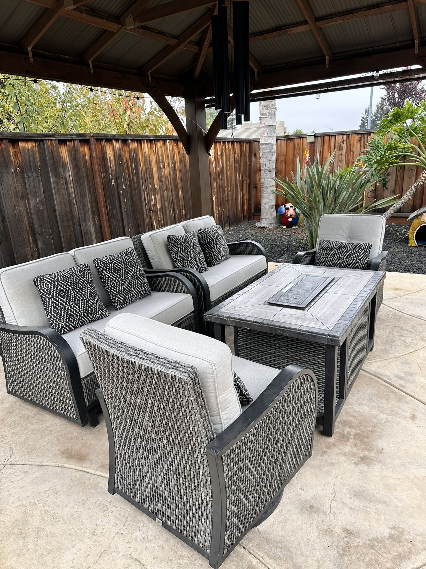 Agio Park Falls 5 Piece Woven Deep Seating with Fire Table Patio Set
