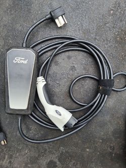 Ford electric ca we charger with wall adaptor