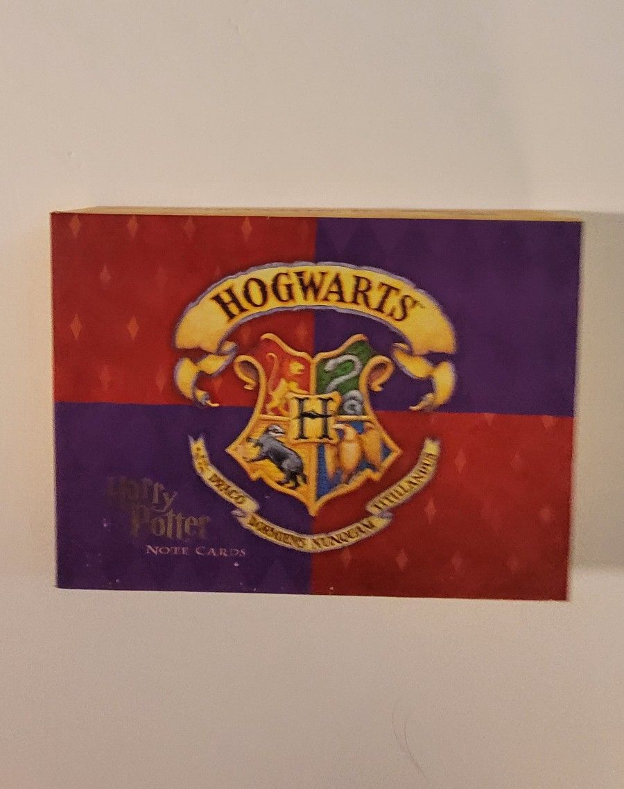 Harry Potter (2002) Hogwarts (18) Note Cards and (20) Envelopes with Trinket Box
