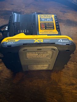 DeWalt 20V Battery XR powerpack 4AH and charger