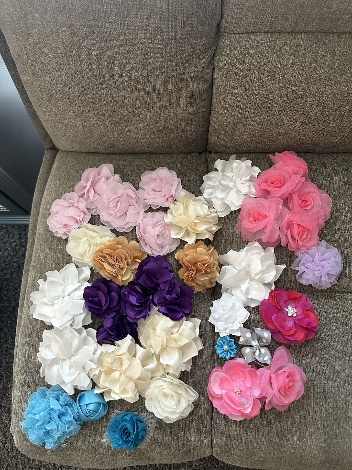 Adorable Hair Bows.. Headbands And Accessories!!