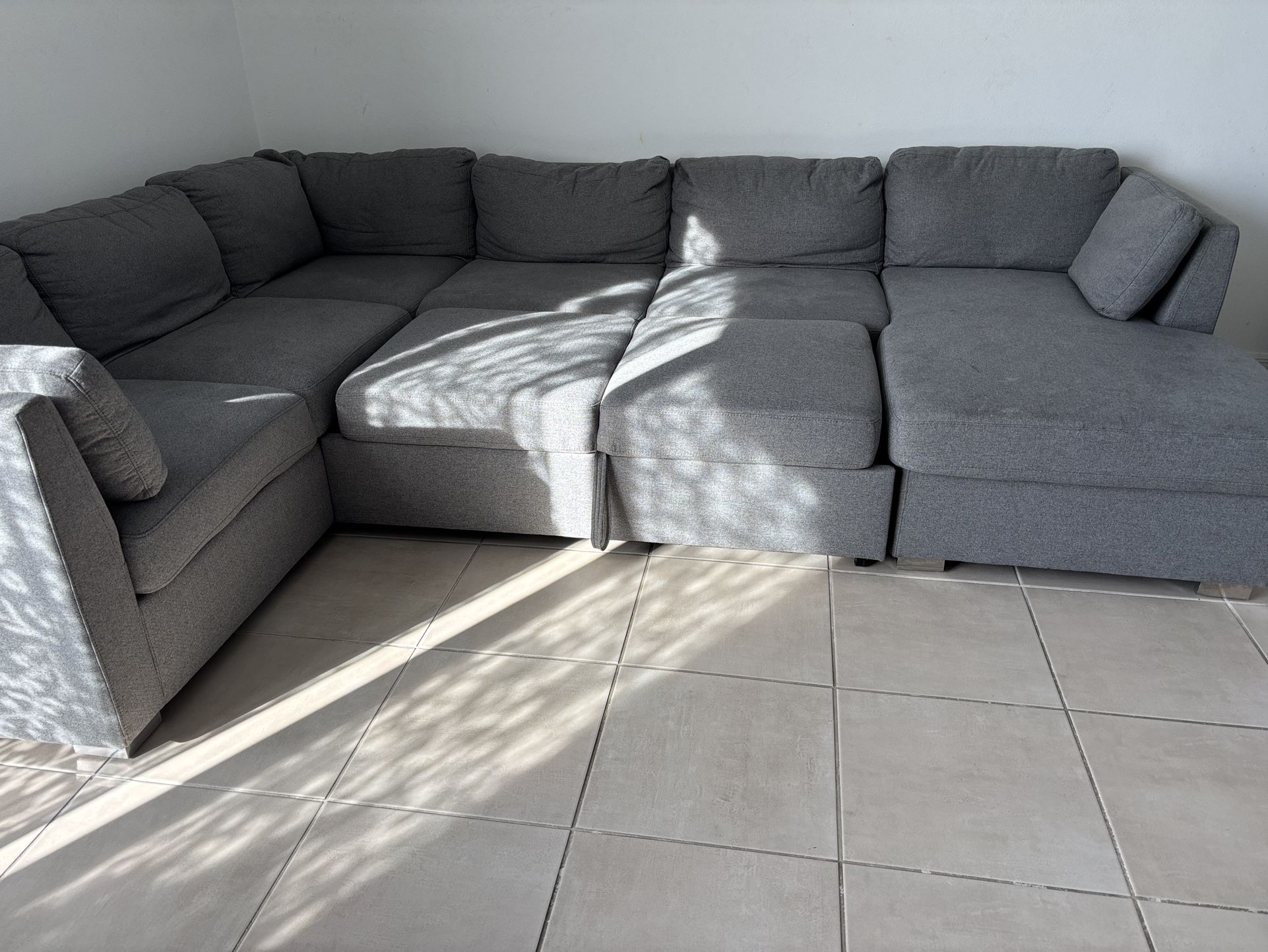 Sofa - Sleeper Sectional w/Right Chaise