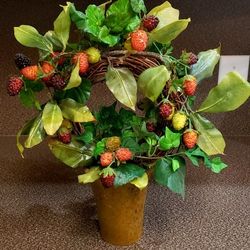 Kitchen Berry Wreath Artificial Floral Arrangement 15in x 18in