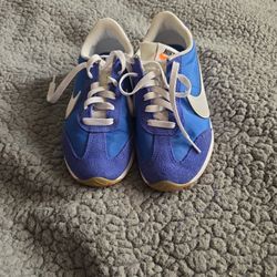 Nike Size 7 Glendale Pick Up