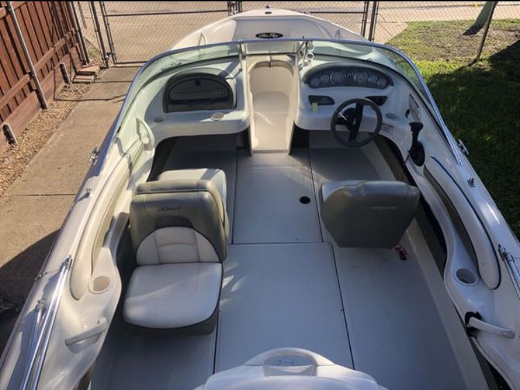 2004 Sea Ray 18.5 sport low hours