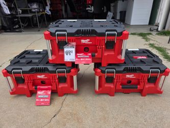 Milwaukee
Packout 22" Large Portable Tool Box Modular Storage System