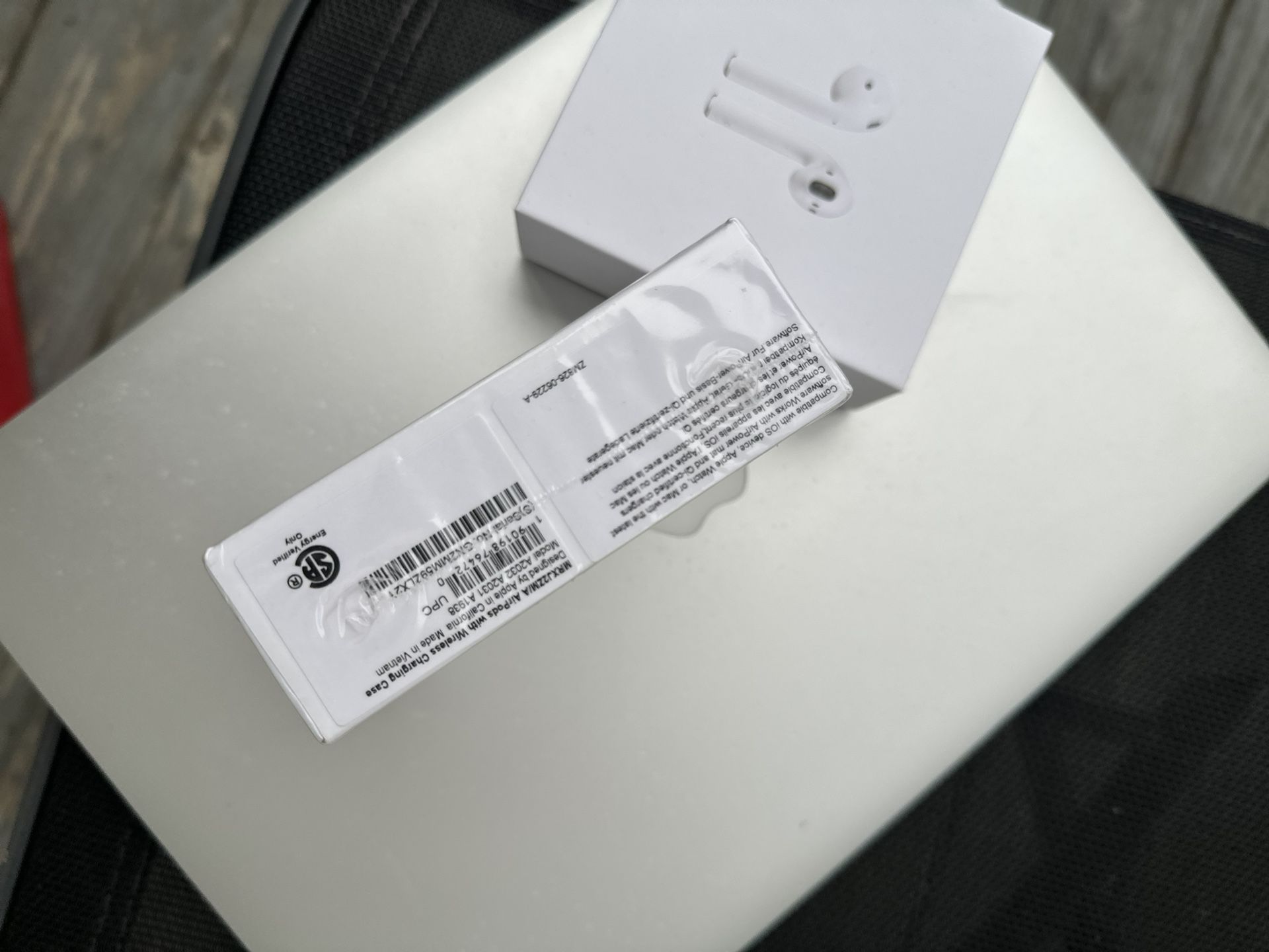 Apple AirPods Second Gen
