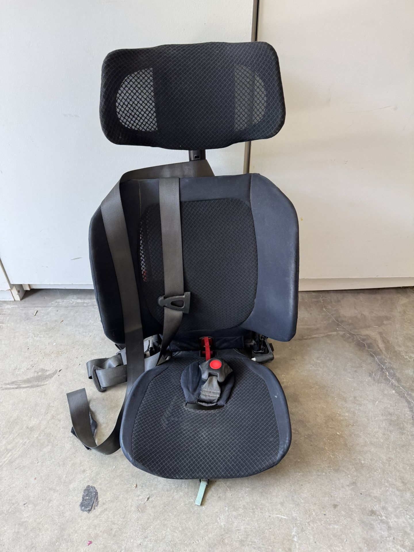 Like New Never Used WAYB Travel Car Seat