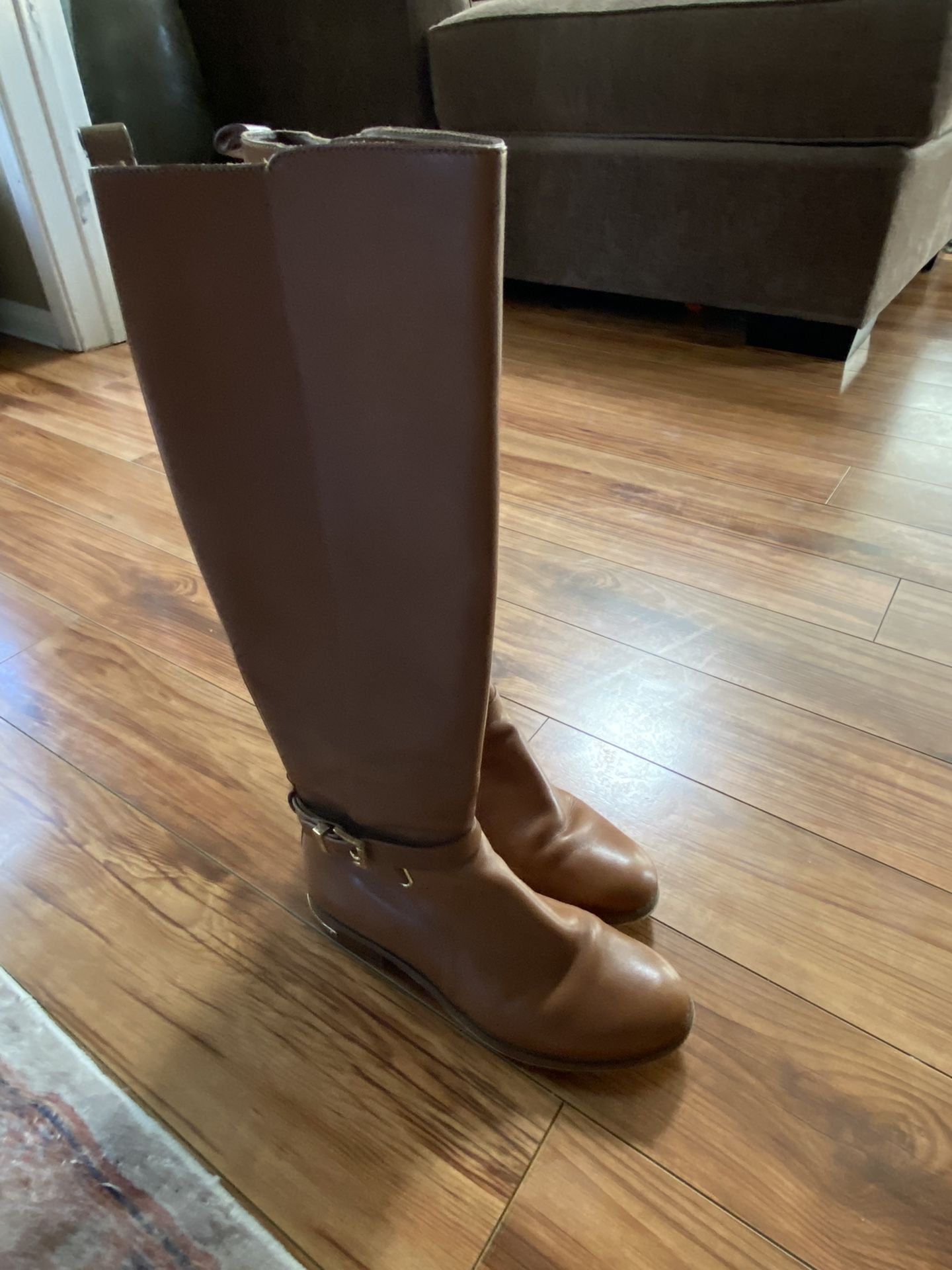 Michael Kors size 6 women’s Shoes