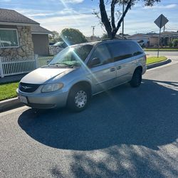 2003 Chrysler Town & Country
