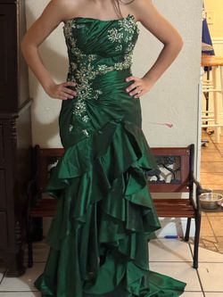 Formal Emerald Green Strapless Pageant/Prom Gown with Train Size 5